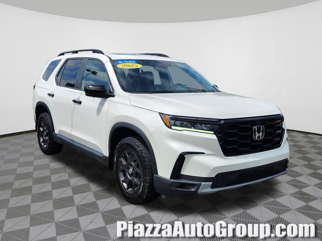 2025 Honda Pilot AWD TrailSport — photo 1 of 7