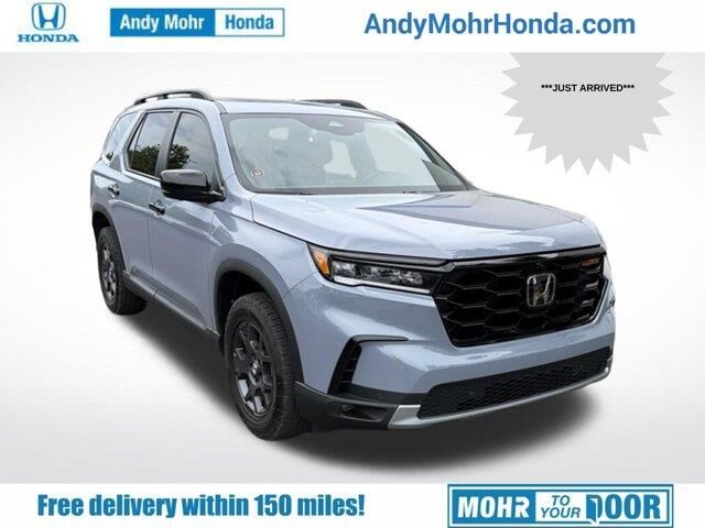 2025 Honda Pilot TrailSport — photo 1 of 50