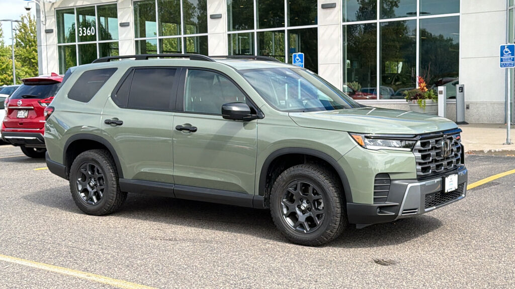 2026 Honda Pilot AWD TrailSport — photo 1 of 7