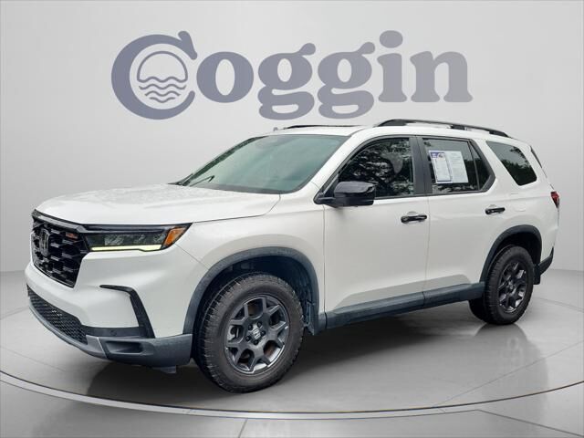 2024 Honda Pilot TrailSport — photo 1 of 37
