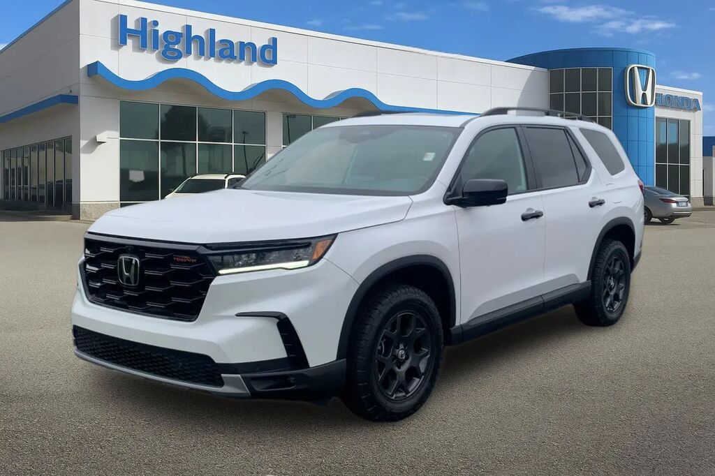 2024 Honda Pilot TrailSport — photo 1 of 12