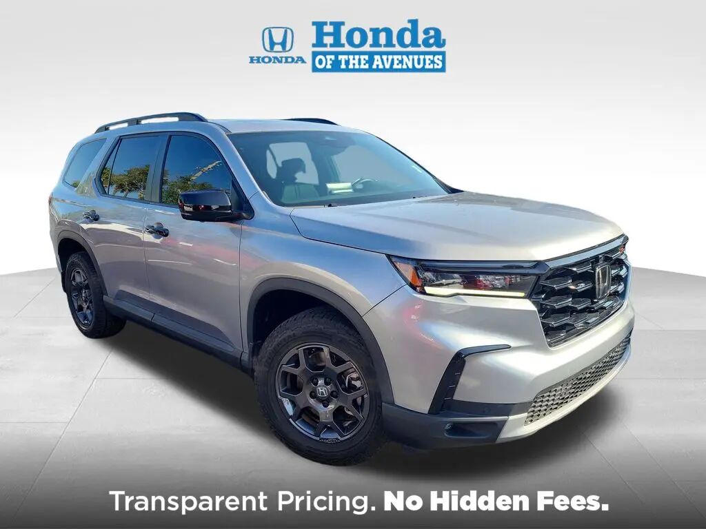 2025 Honda Pilot TrailSport — photo 1 of 24