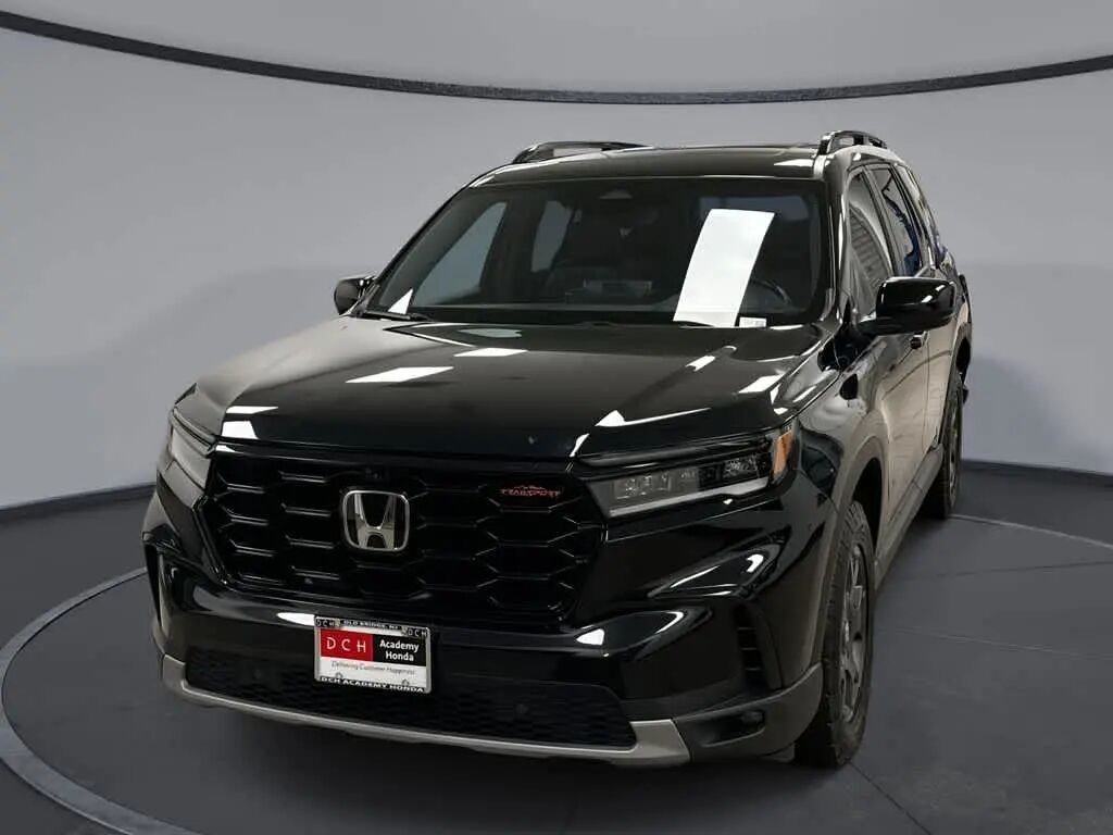 2025 Honda Pilot TrailSport — photo 1 of 13