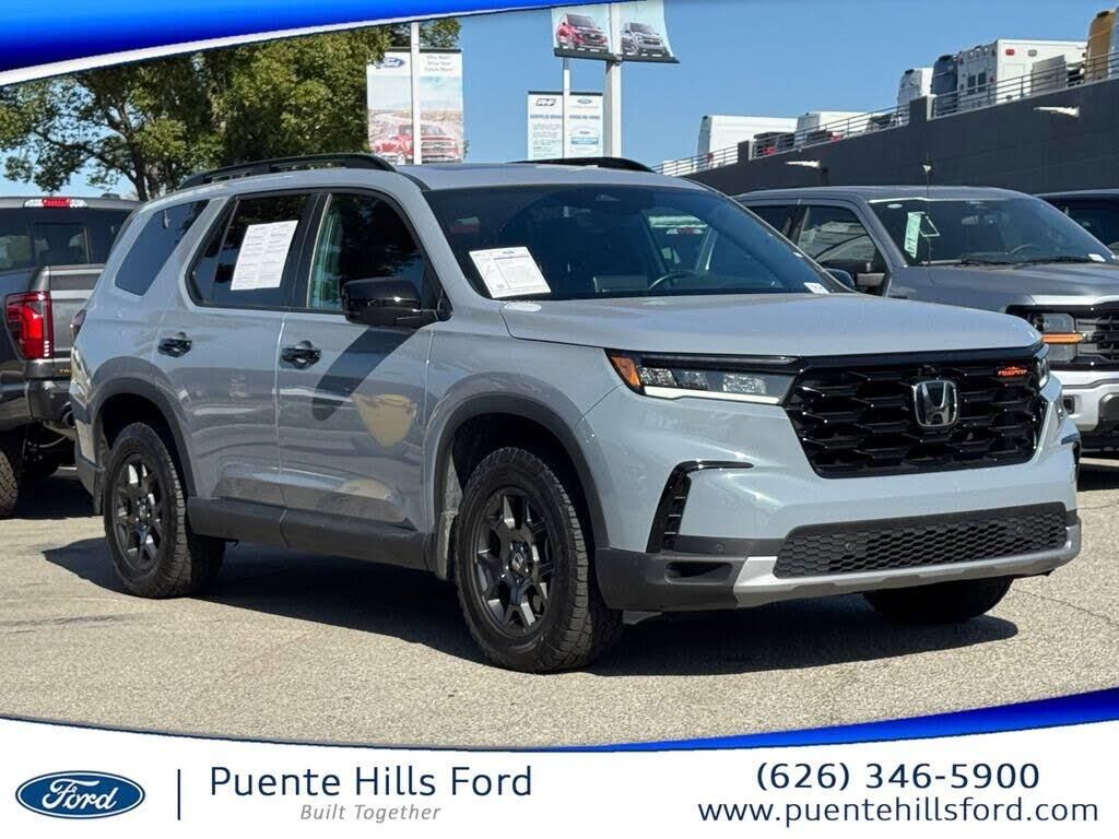 2025 Honda Pilot TrailSport — photo 1 of 1
