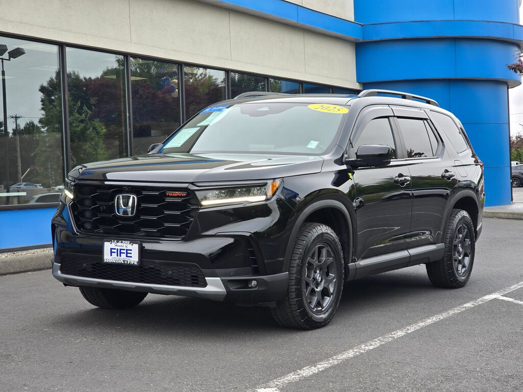 2025 Honda Pilot AWD TrailSport — photo 1 of 7