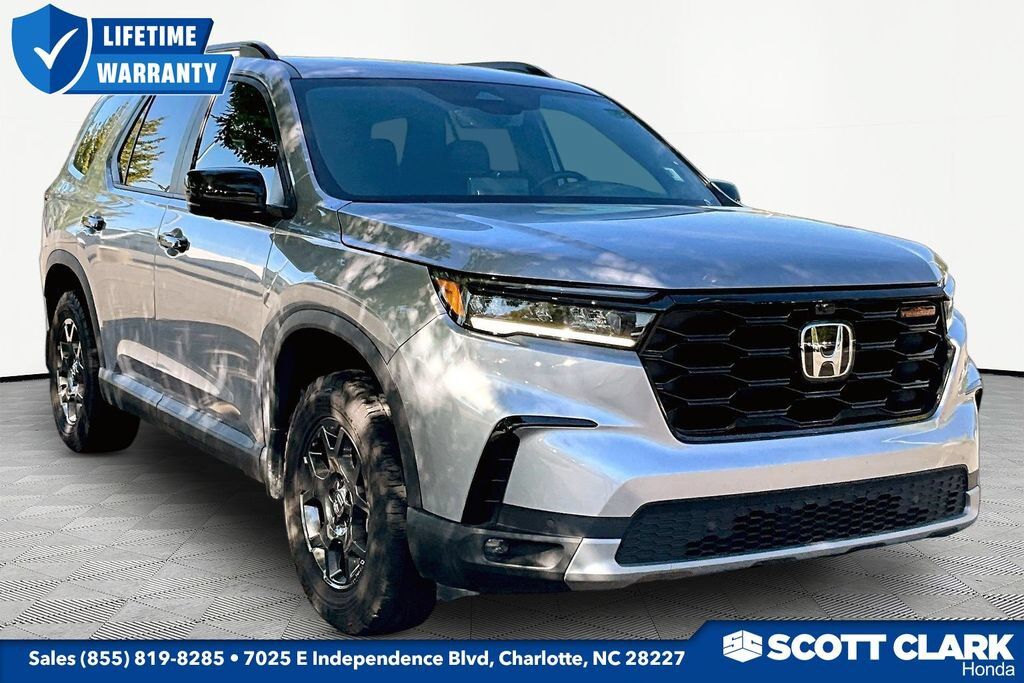 2025 Honda Pilot AWD TrailSport — photo 1 of 7