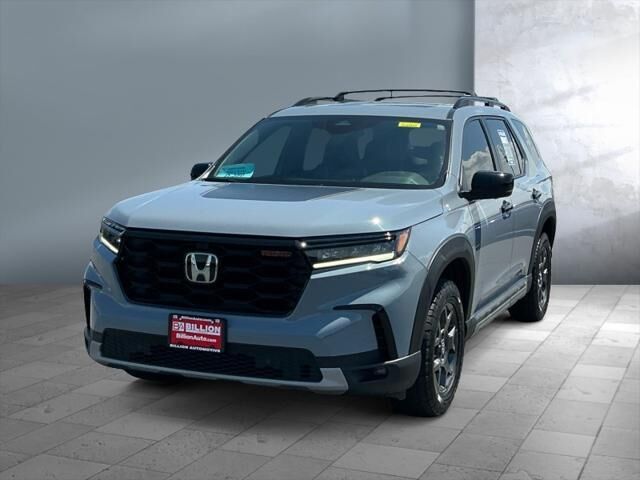 2023 Honda Pilot TrailSport — photo 1 of 1