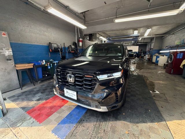 2023 Honda Pilot AWD TRAILSPORT — photo 1 of 7