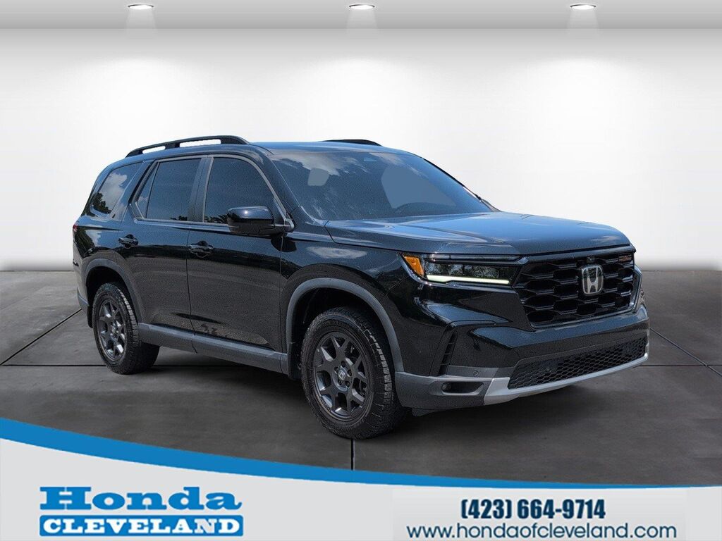 2025 Honda Pilot TrailSport — photo 1 of 7
