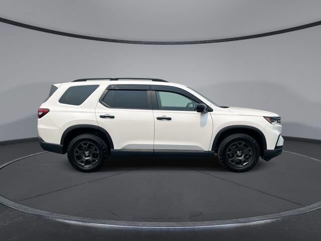2025 Honda Pilot TrailSport — photo 1 of 13