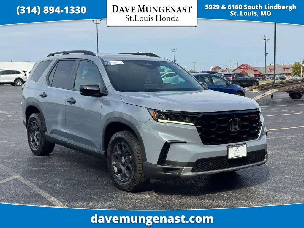2025 Honda Pilot TrailSport — photo 1 of 13