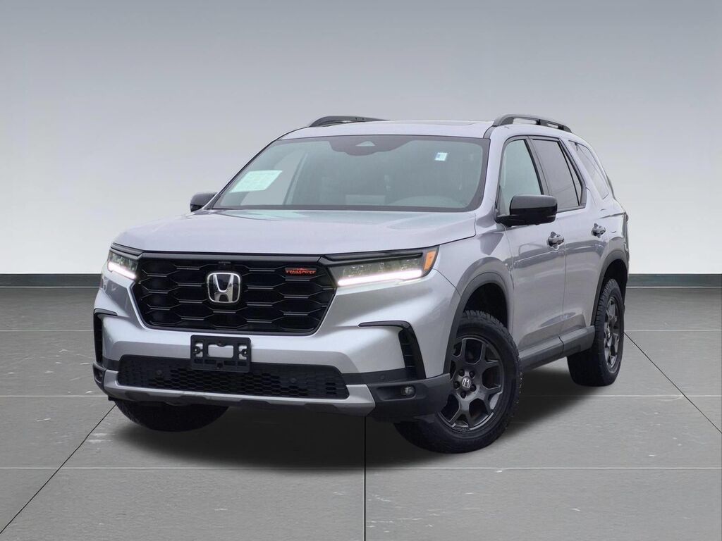 2025 Honda Pilot TrailSport — photo 1 of 13