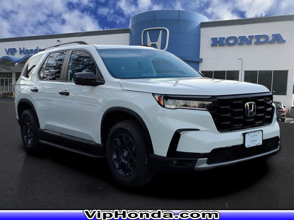 2025 Honda Pilot AWD TrailSport — photo 1 of 7