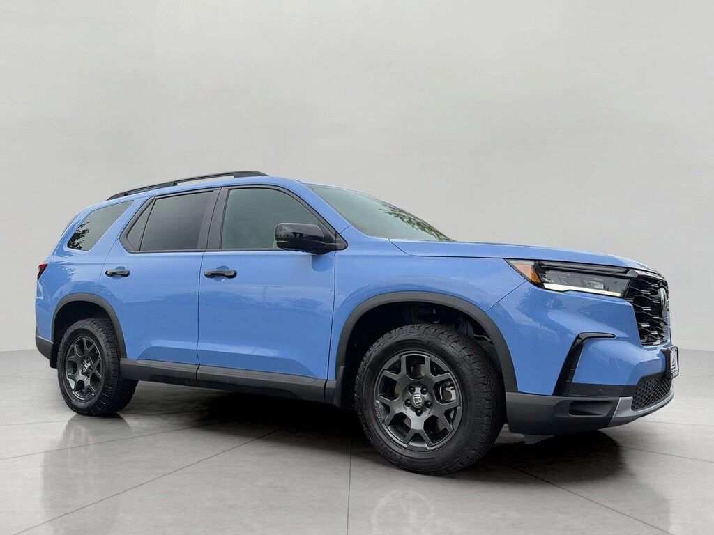 2024 Honda Pilot TrailSport — photo 1 of 1