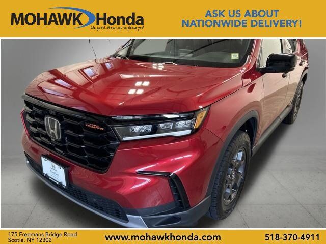 2025 Honda Pilot AWD TrailSport — photo 1 of 7