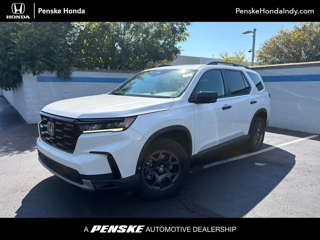 2025 Honda Pilot TrailSport — photo 1 of 13