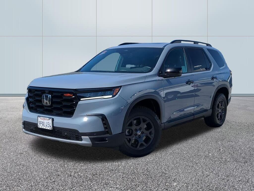 2025 Honda Pilot TrailSport — photo 1 of 1