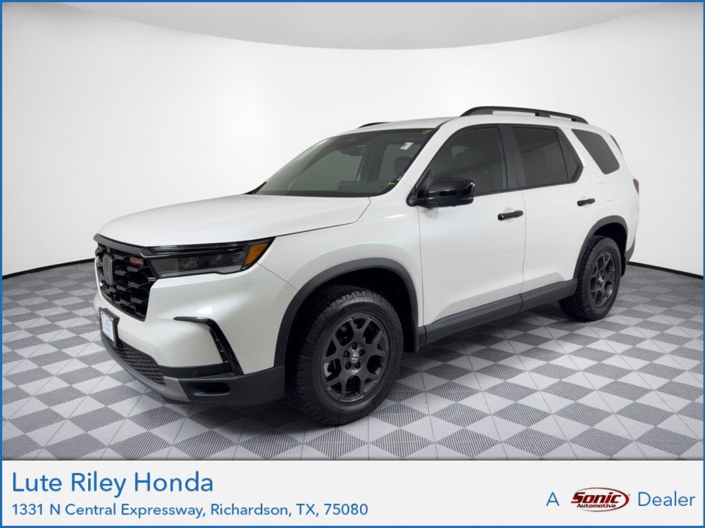 2025 Honda Pilot AWD TrailSport — photo 1 of 7