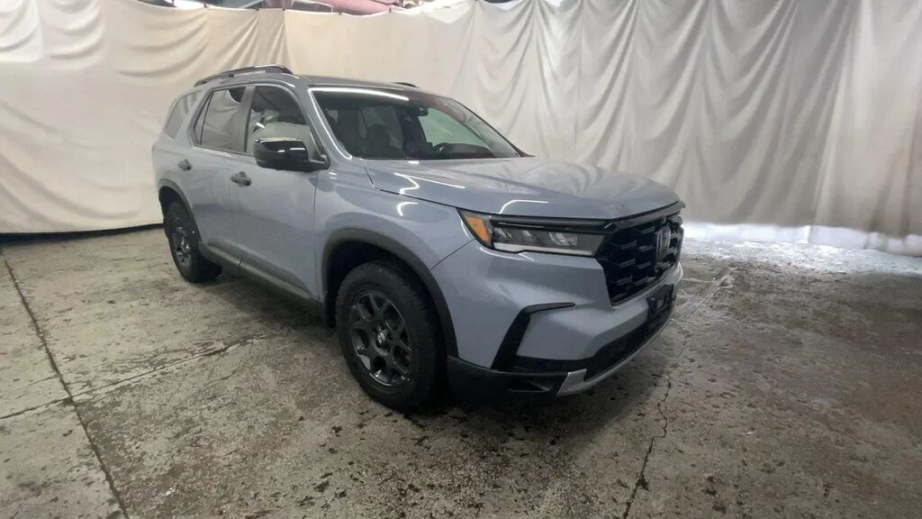2024 Honda Pilot TrailSport — photo 1 of 13