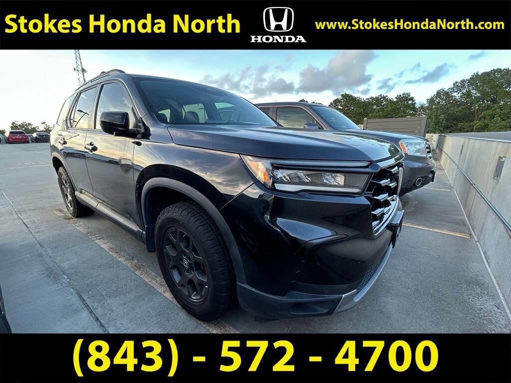 2025 Honda Pilot TrailSport — photo 1 of 4