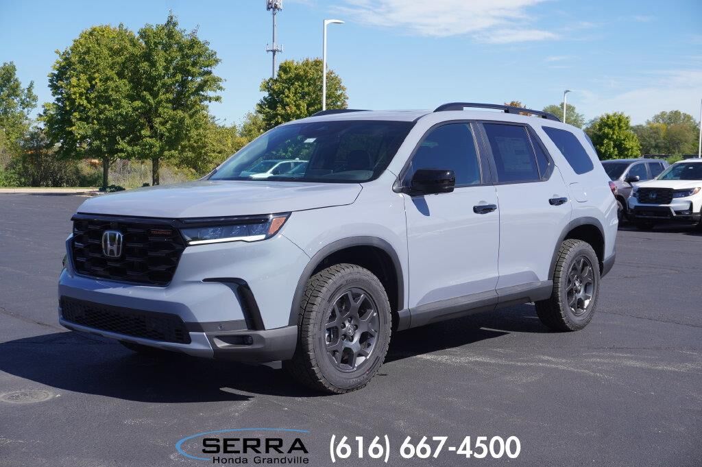 2025 Honda Pilot TrailSport — photo 1 of 13