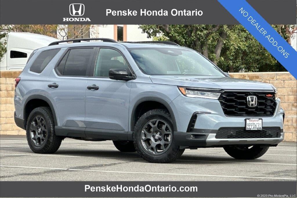 2025 Honda Pilot TrailSport — photo 1 of 13