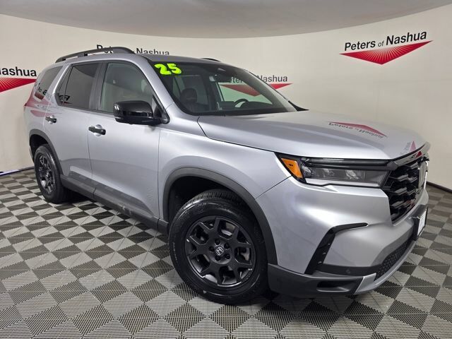 2025 Honda Pilot AWD TrailSport — photo 1 of 7