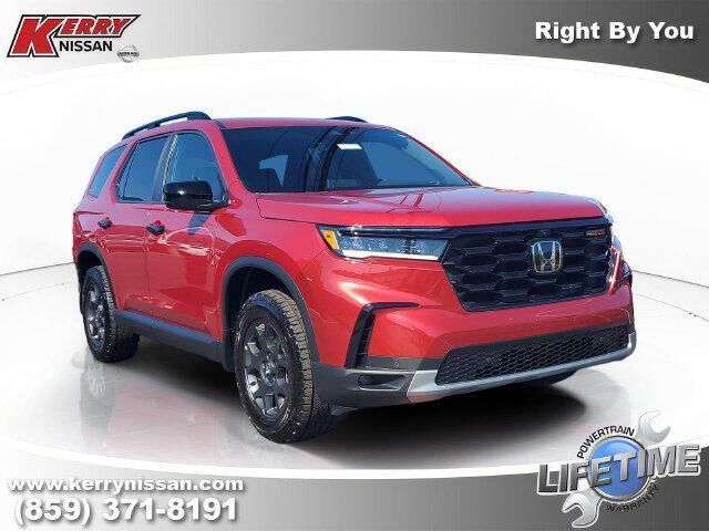 2025 Honda Pilot TrailSport — photo 1 of 13