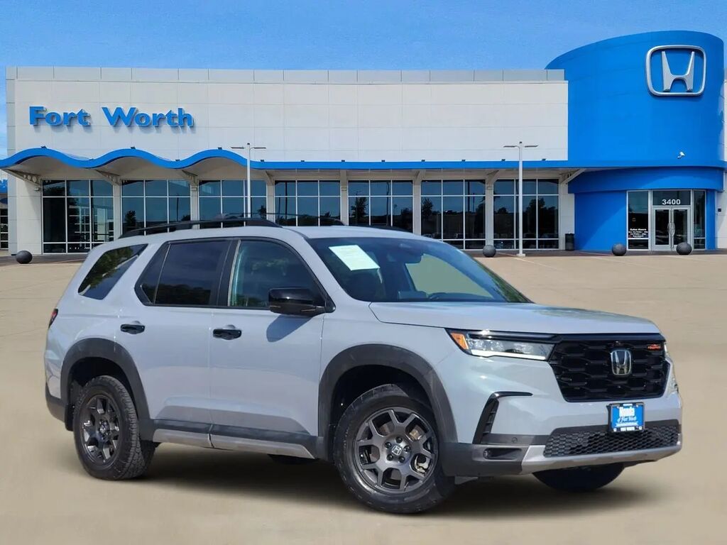 2023 Honda Pilot TrailSport — photo 1 of 13