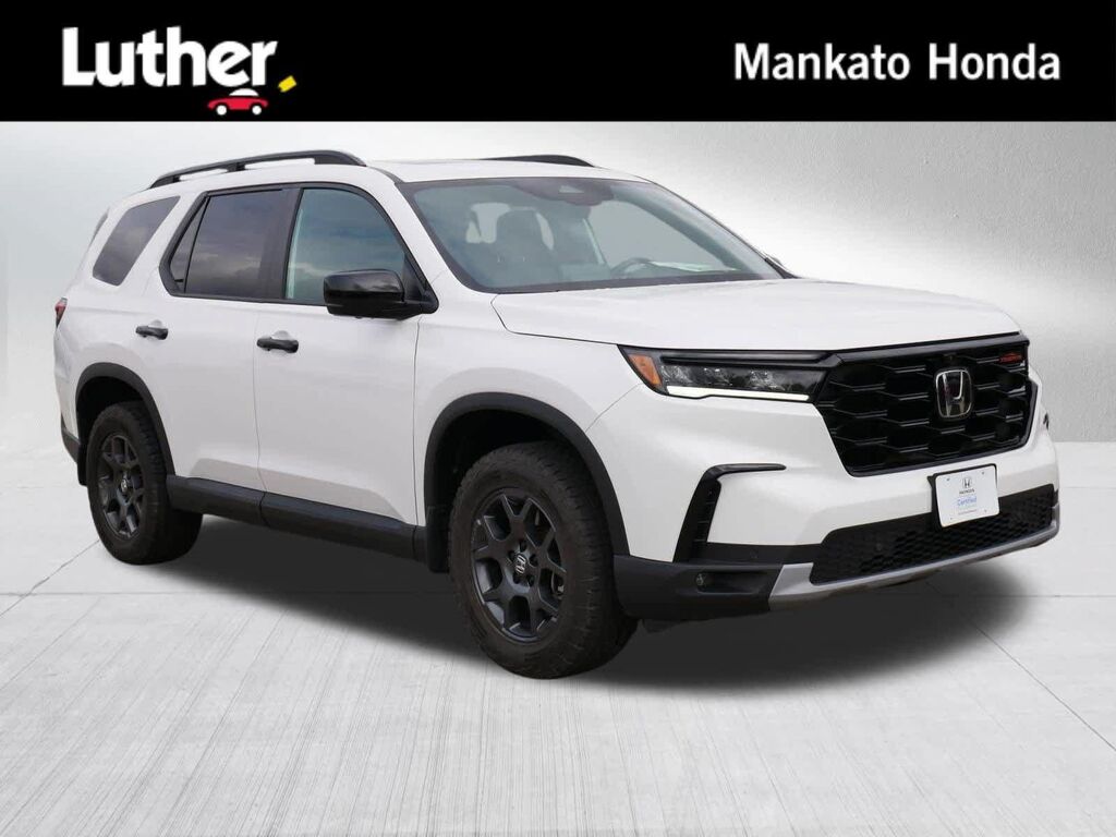 2024 Honda Pilot TrailSport — photo 1 of 1