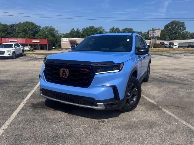 2025 Honda Pilot TrailSport — photo 1 of 13