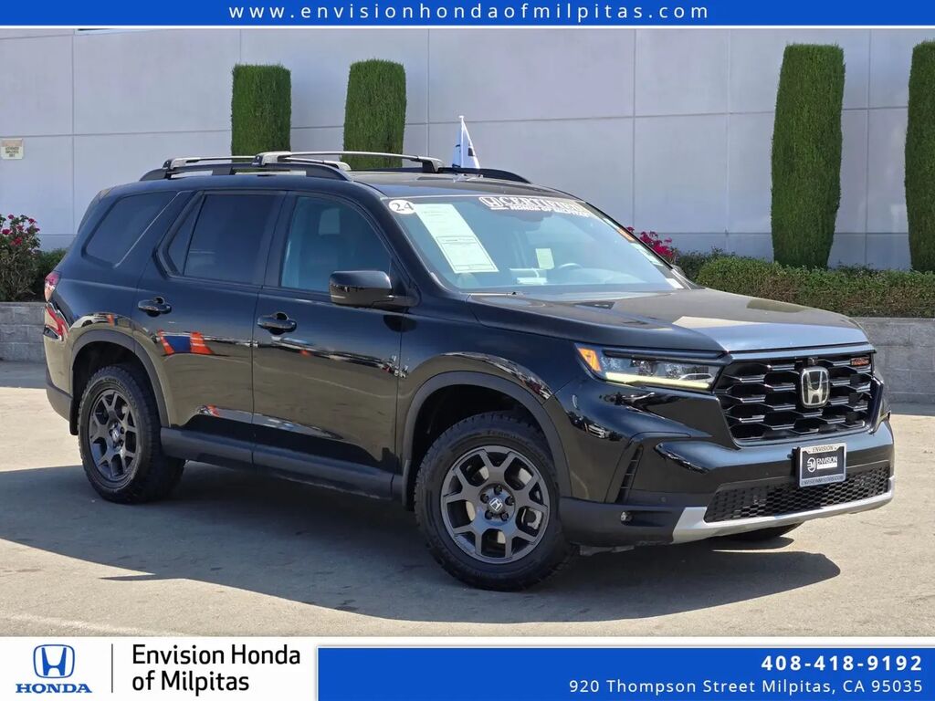 2024 Honda Pilot TrailSport — photo 1 of 13