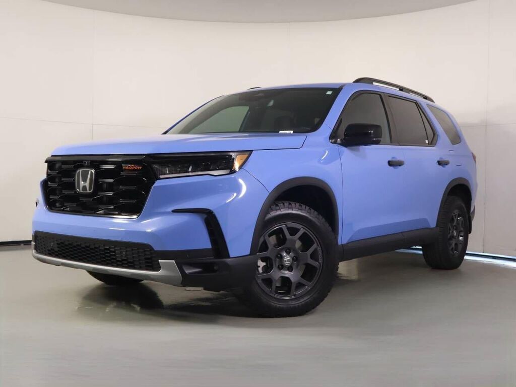 2025 Honda Pilot TrailSport — photo 1 of 13
