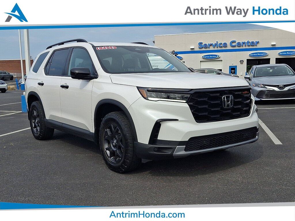 2025 Honda Pilot AWD TrailSport — photo 1 of 7
