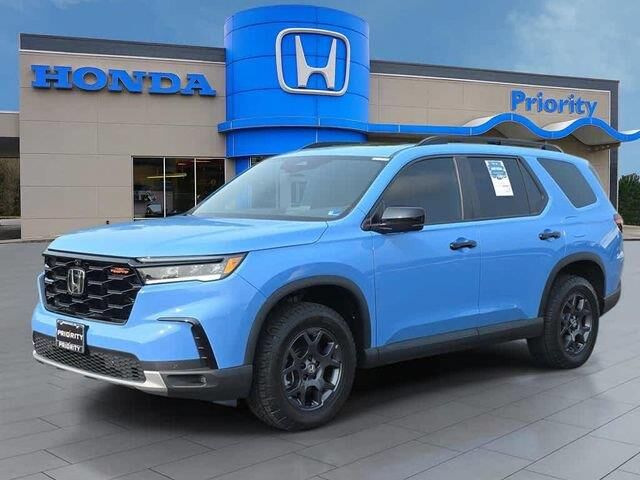 2025 Honda Pilot TrailSport — photo 1 of 13