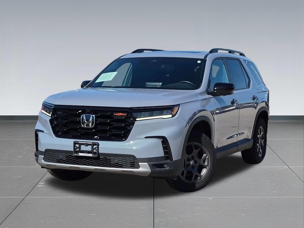 2025 Honda Pilot TrailSport — photo 1 of 13