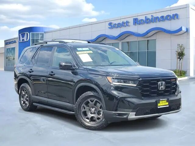 2025 Honda Pilot TrailSport — photo 1 of 13
