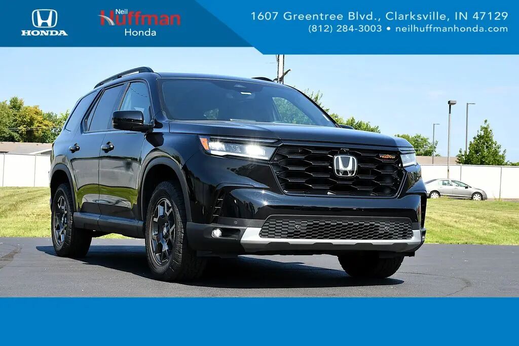 2024 Honda Pilot TrailSport — photo 1 of 13