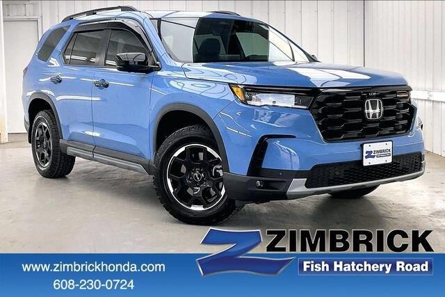 2025 Honda Pilot TrailSport — photo 1 of 13