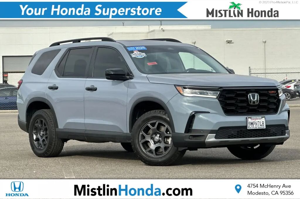 2025 Honda Pilot TrailSport — photo 1 of 13