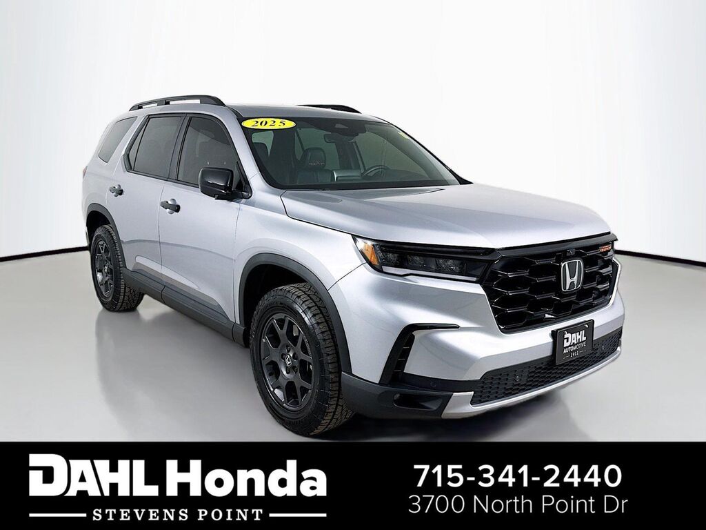 2025 Honda Pilot TrailSport — photo 1 of 13