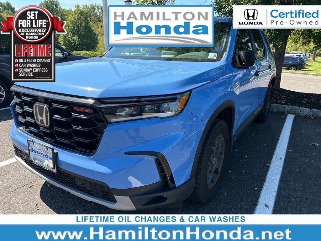 2025 Honda Pilot AWD TrailSport — photo 1 of 7