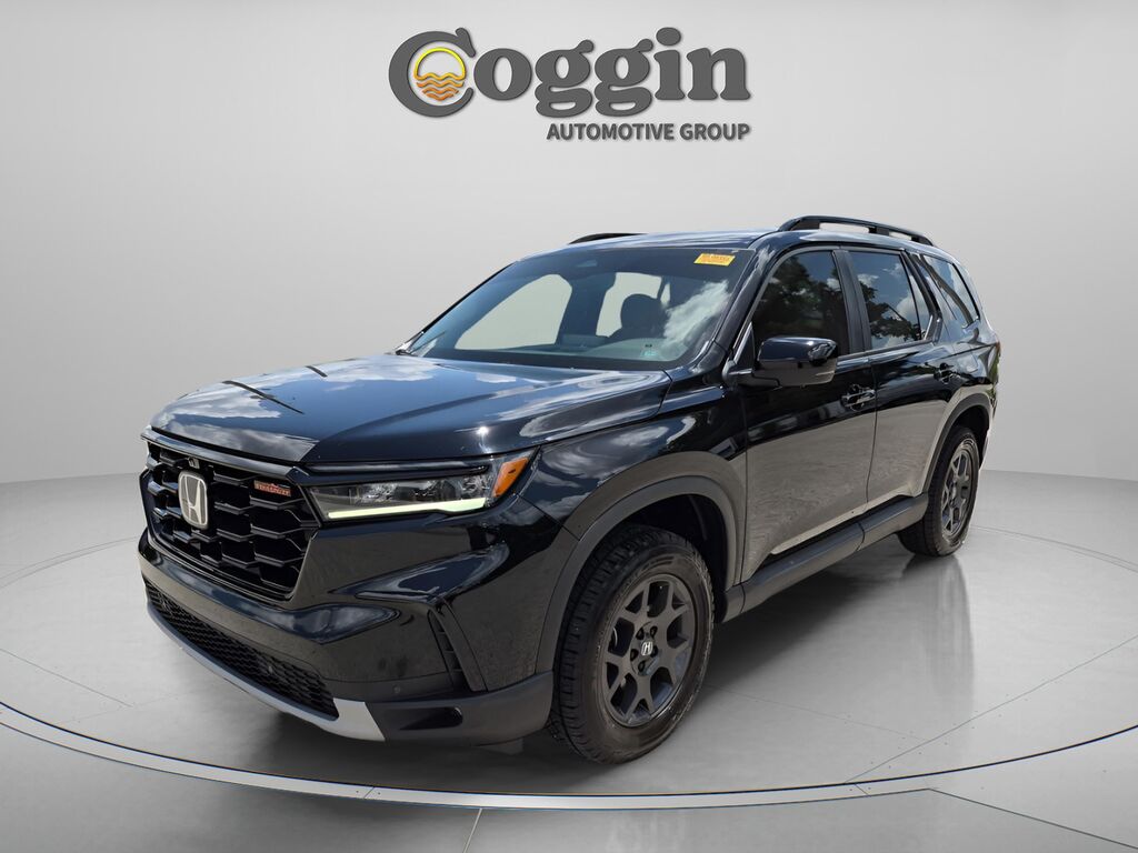 2025 Honda Pilot TrailSport — photo 1 of 7