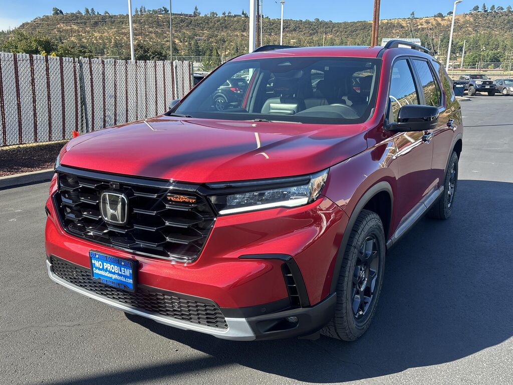 2025 Honda Pilot TrailSport — photo 1 of 13