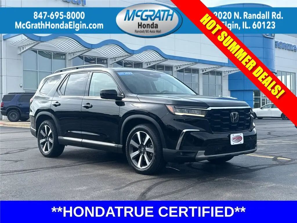 2023 Honda Pilot Touring — photo 1 of 11