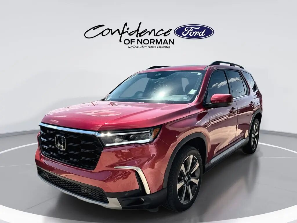 2023 Honda Pilot Touring — photo 1 of 12