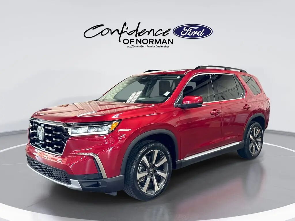 2023 Honda Pilot Touring — photo 1 of 13
