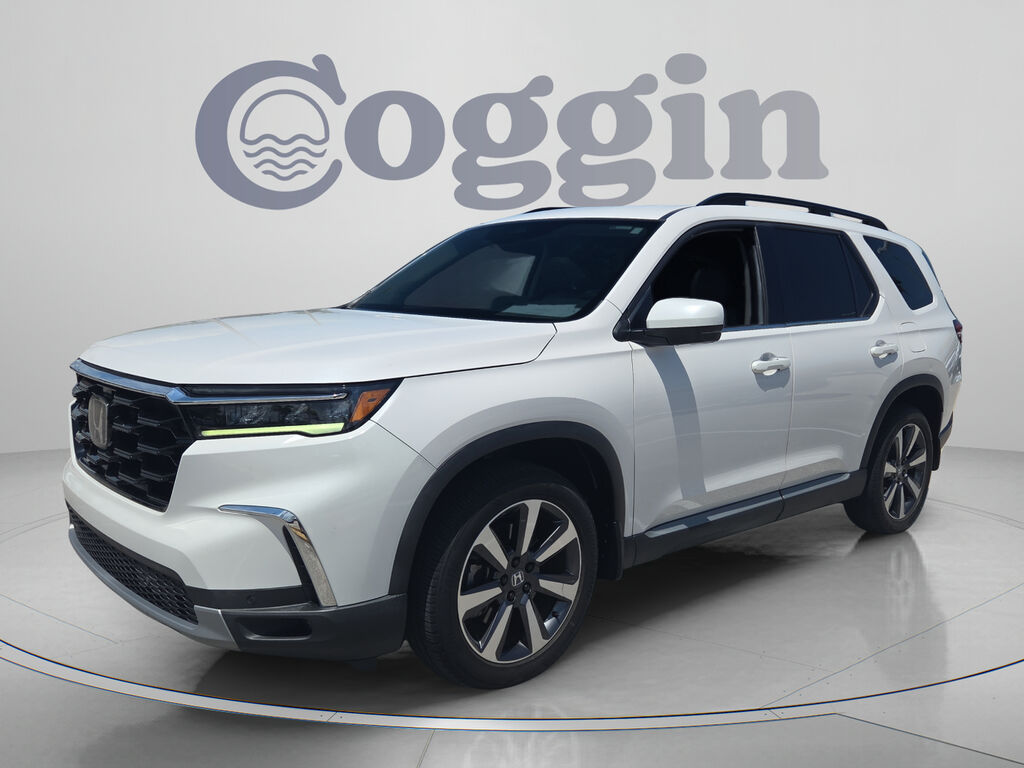 2025 Honda Pilot AWD TRG — photo 1 of 7