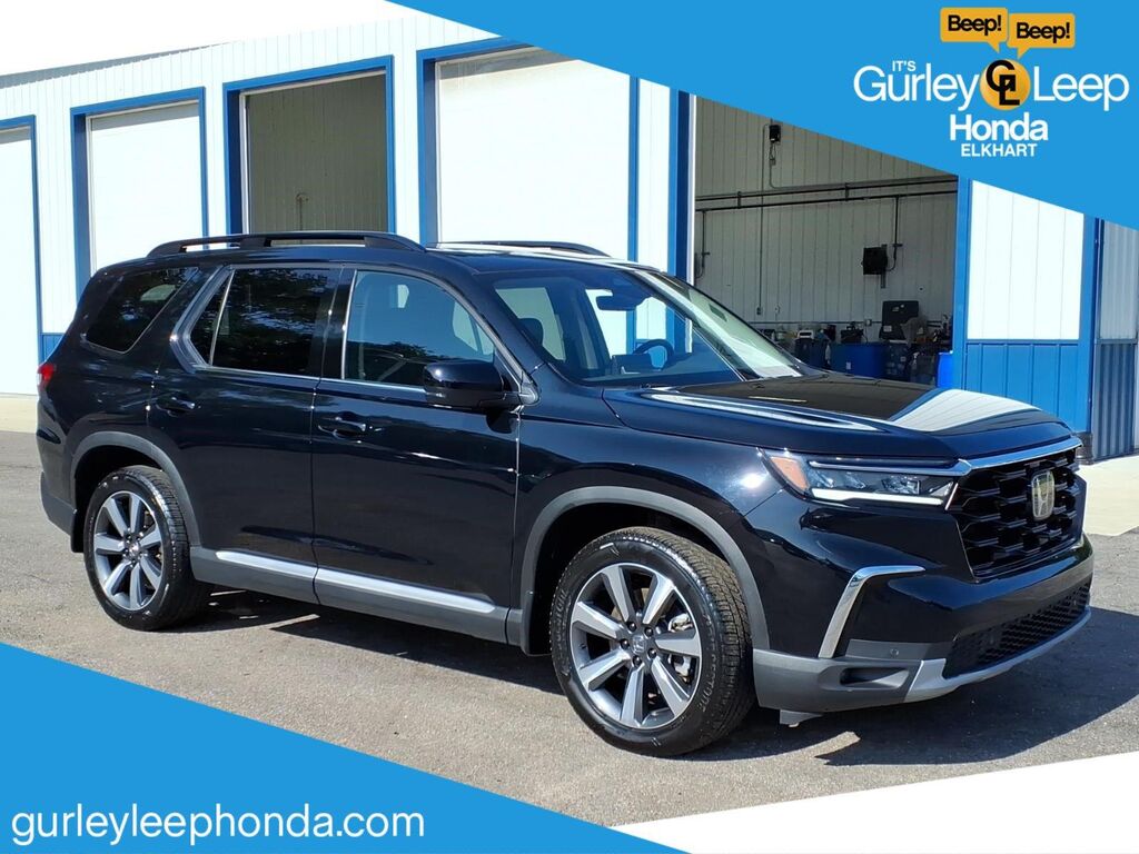 2025 Honda Pilot Touring — photo 1 of 13