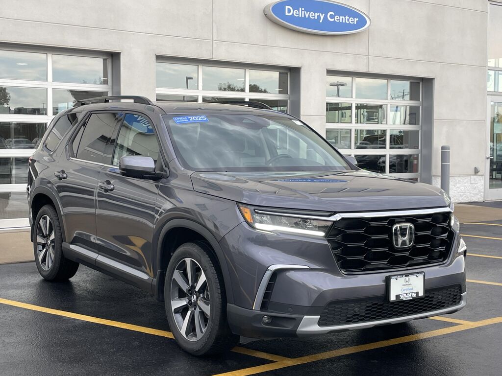 2025 Honda Pilot Touring+ — photo 1 of 13